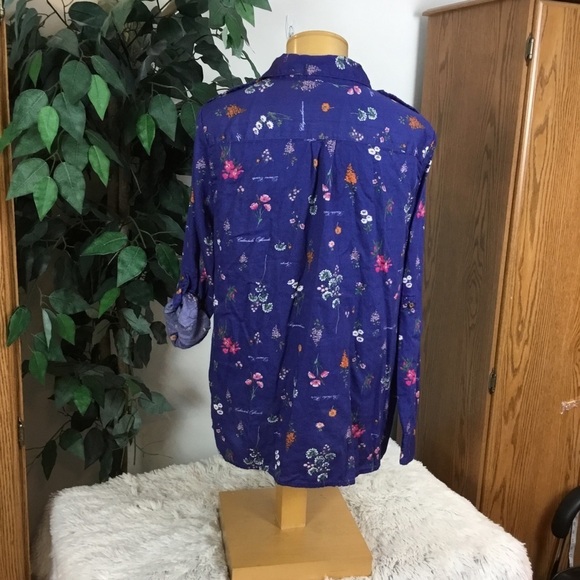 JACLYN Smith XL royal blue floral button down roll sleeve top - Picture 3 of 16